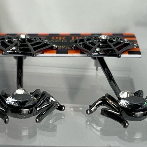 NWT ⚜️🕷️⚜️ bella jack Festive Gunmetal & CZ Spider & Web Front Back Earrings - Picture 3 of 5